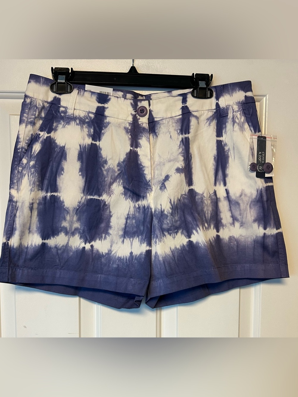 crown & ivy Navy and White Tie-Dye Women’s Shorts